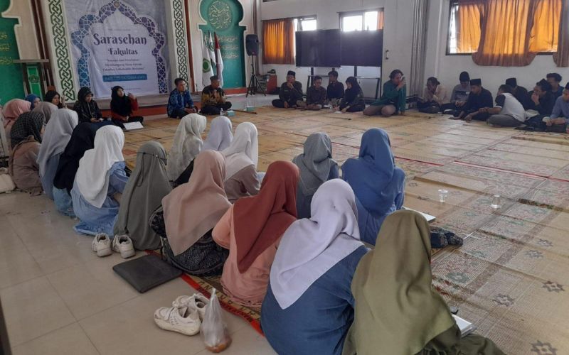 Eratkan Silaturahmi Mahasiswa-Dosen, DEMA Fakultas Ushuluddin Gelar Sarasehan